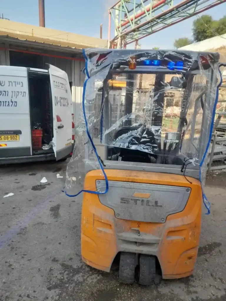 כיסוי גשם למלגזת סטיל במוסכי צ.מ.ח